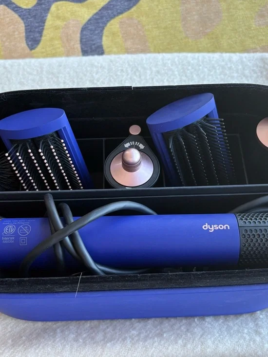 Dyson Airwrap Multi Styler - Picture 3 of 3
